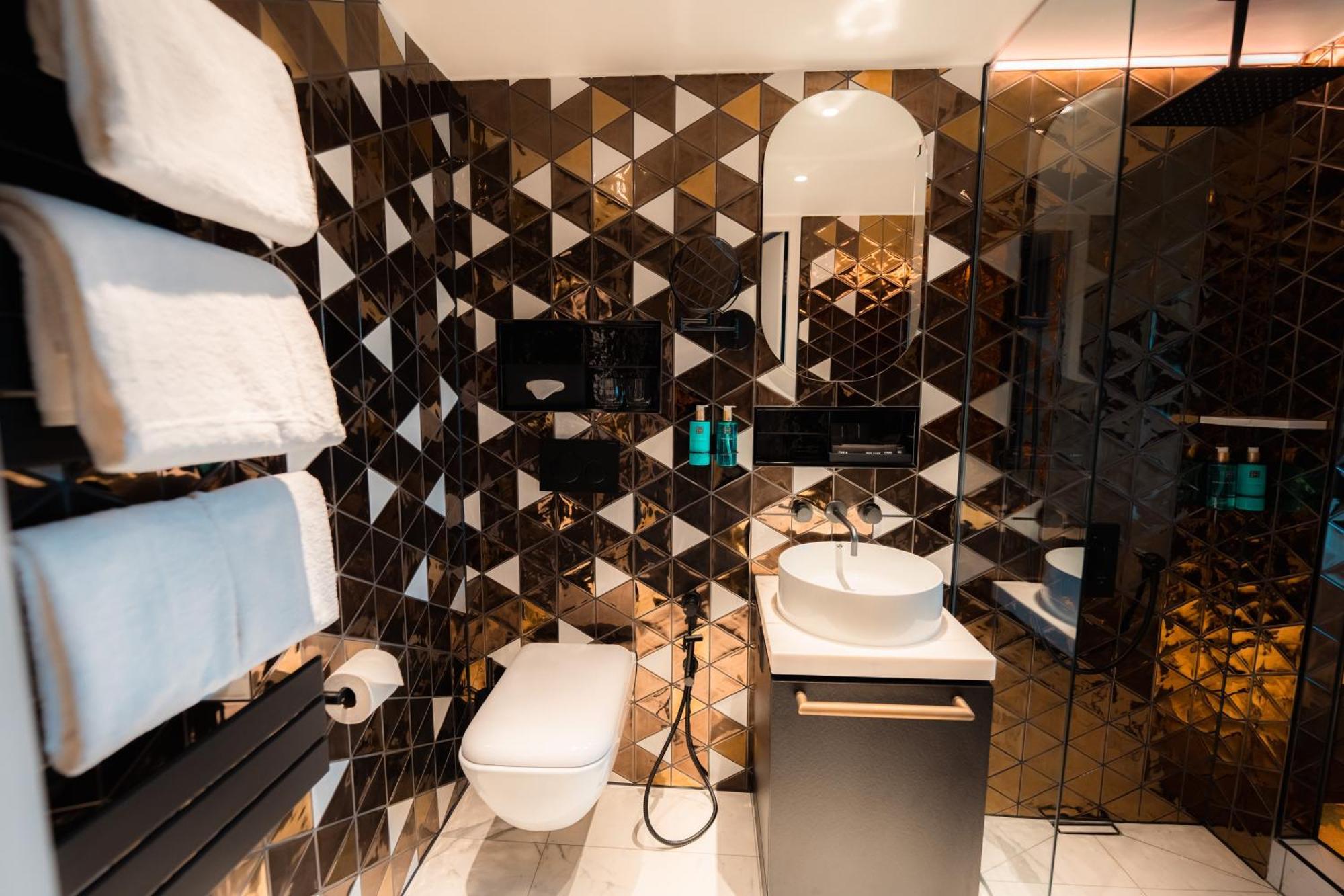 Five Lifestyle Hotel